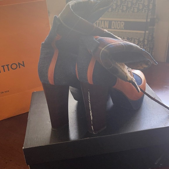 Boots - Picture 1 of 2